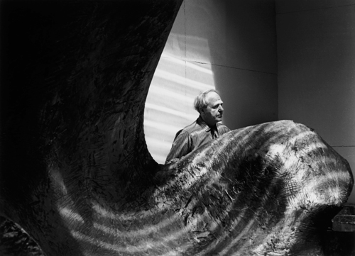 http://www.jorgelewinski.com/images/HENRY-MOORE-1963.jpg